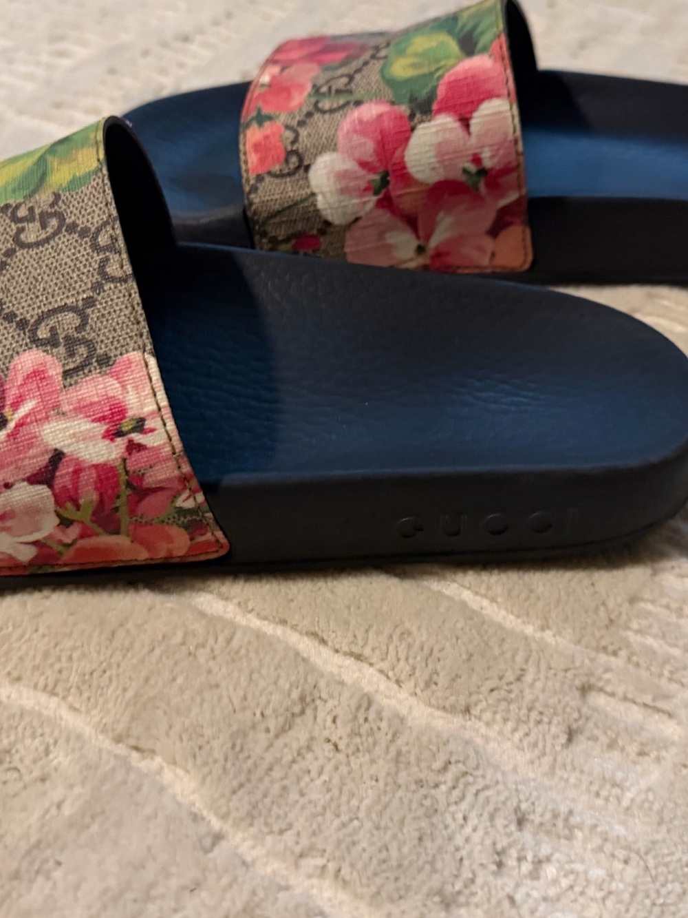 Gucci Pink Floral Black Slides - Picture 6 of 6